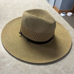 🌸Stylish Tan Wide-Brim Hat🌸